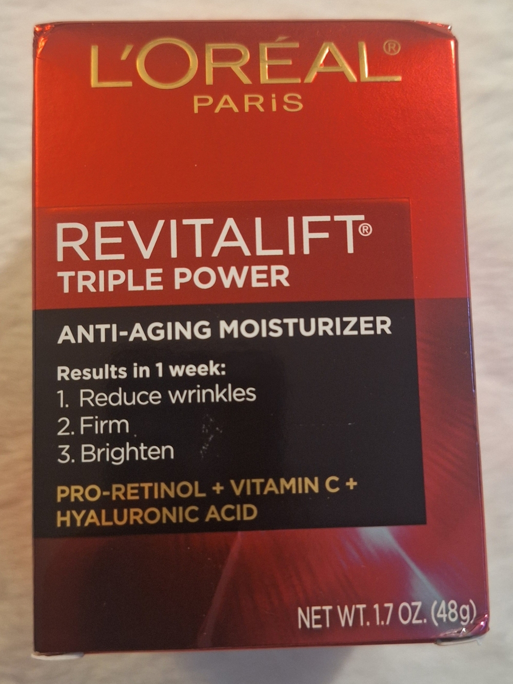 L'Oreal Revitalift Triple Power Moisturizer - Red